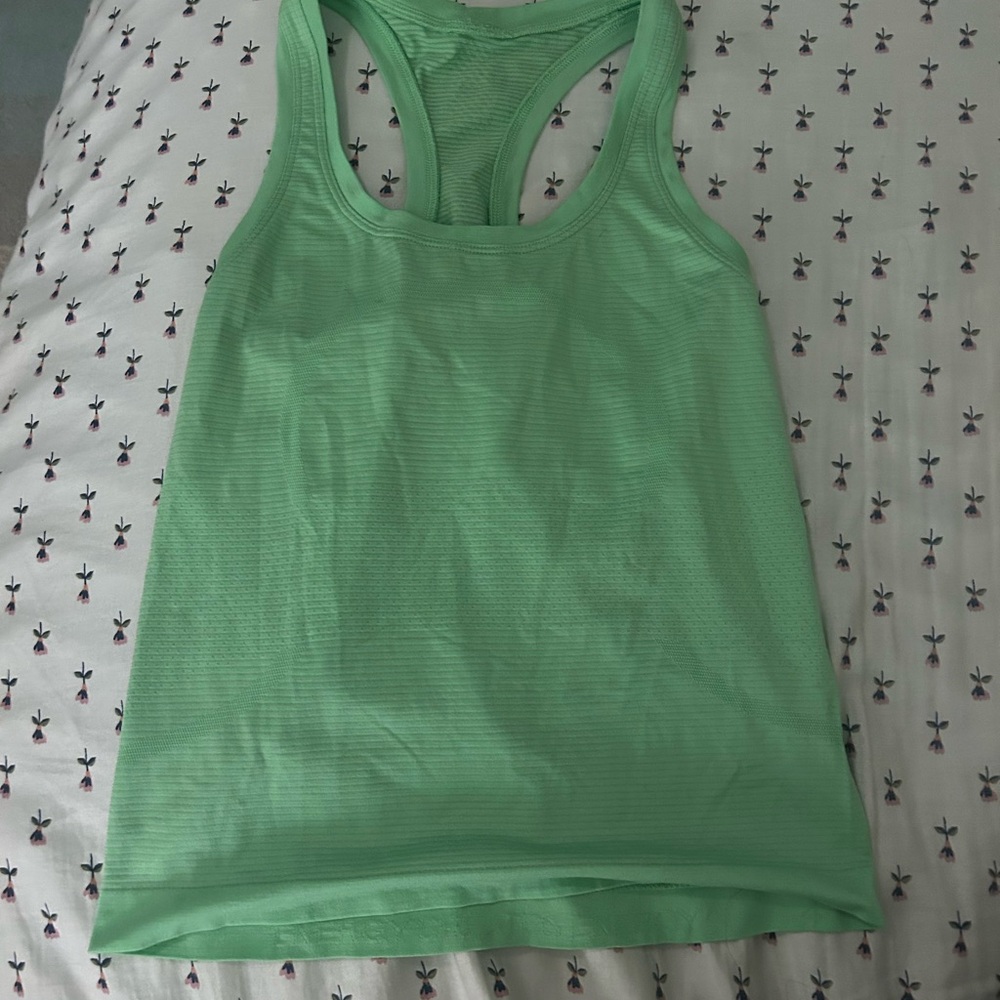 Green lululemon Women's Tank Top (lightly worn)